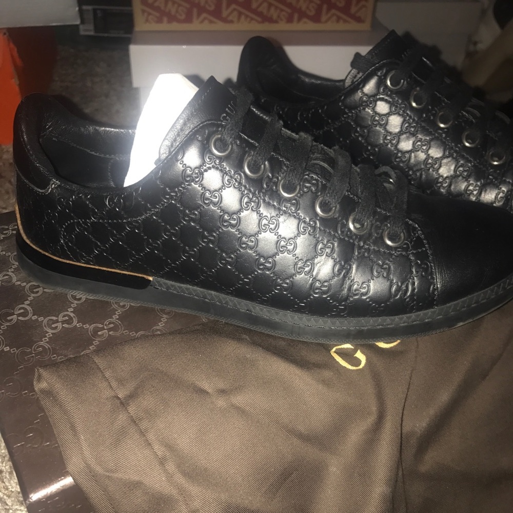 Women's Gucci sneakers